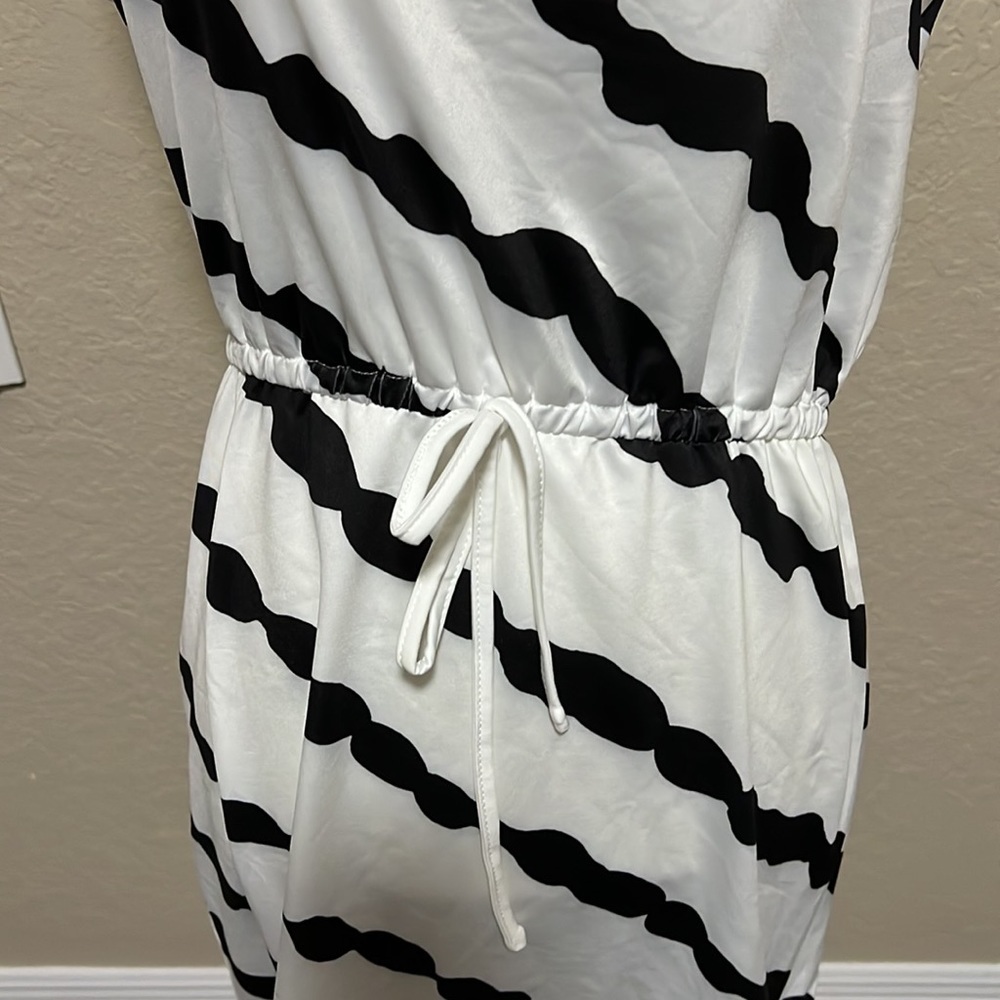 Dress - Picture 5 of 7